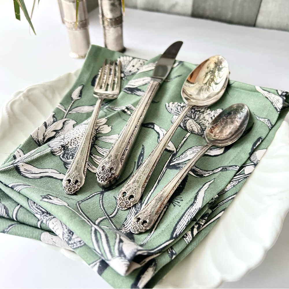 🌴 Elegant VTG Monogrammed  "R"  1937-59 Silverplate “Lovely Lady” | Set of 4